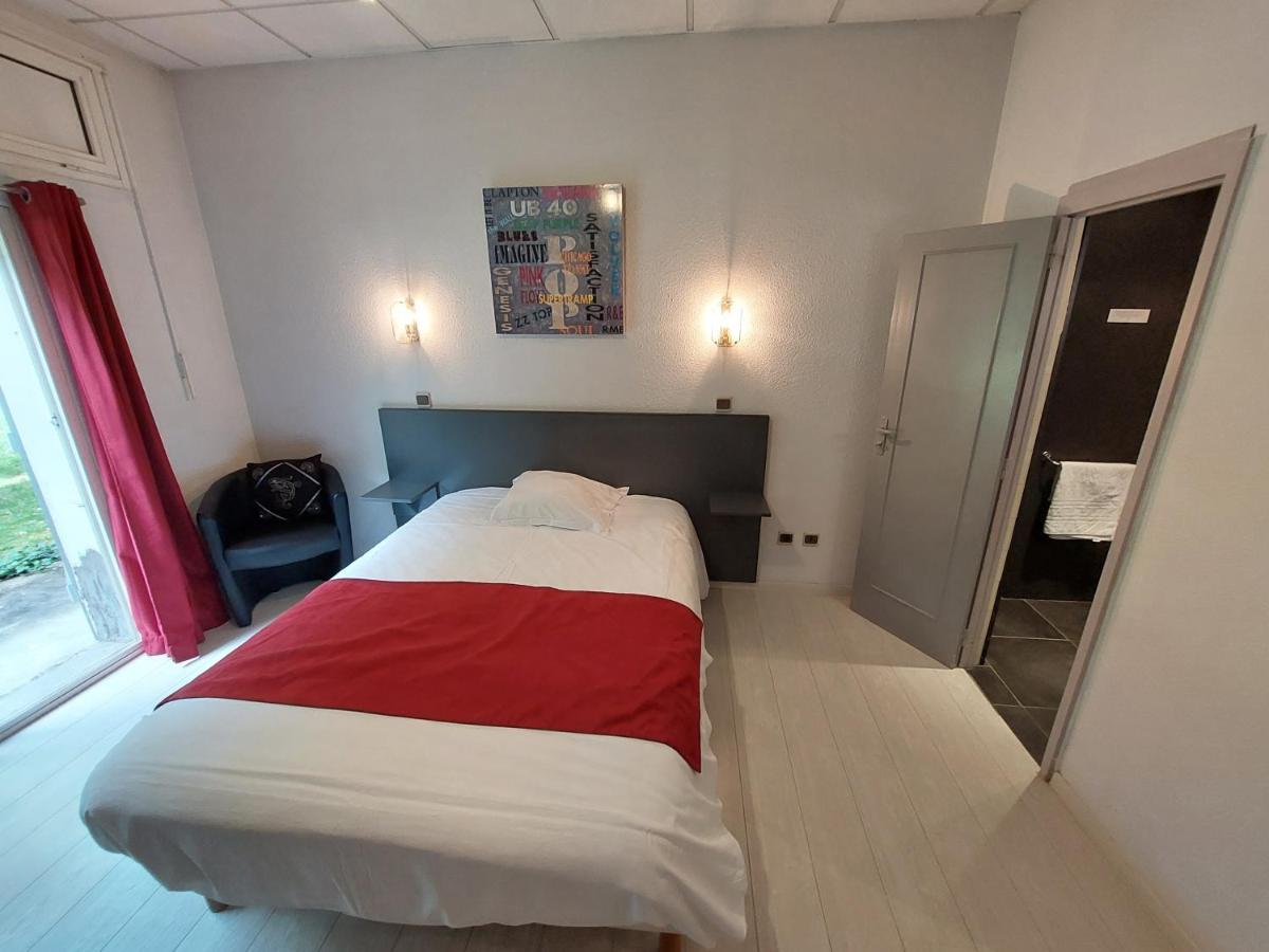 Logis Hotels - Hotel Et Restaurant Le Relais Des Garrigues Grisolles  Esterno foto